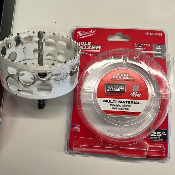 Milwaukee 4” hole saw with arbor - Picture 1 of 5